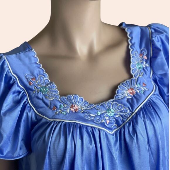 Vintage Vanity Fair Blue Nightgown Size Med V Neck Embroidered Knee Length - Picture 4 of 10